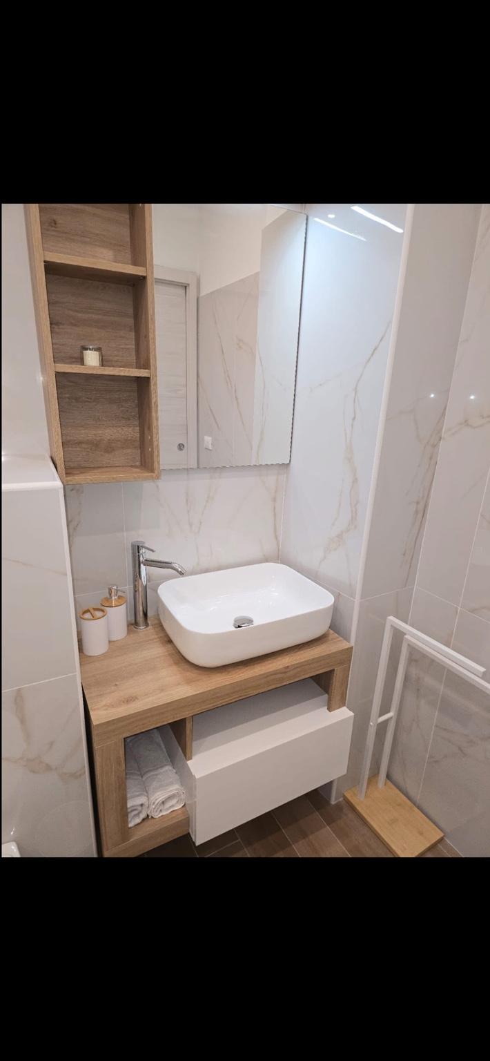Room 1 bagno